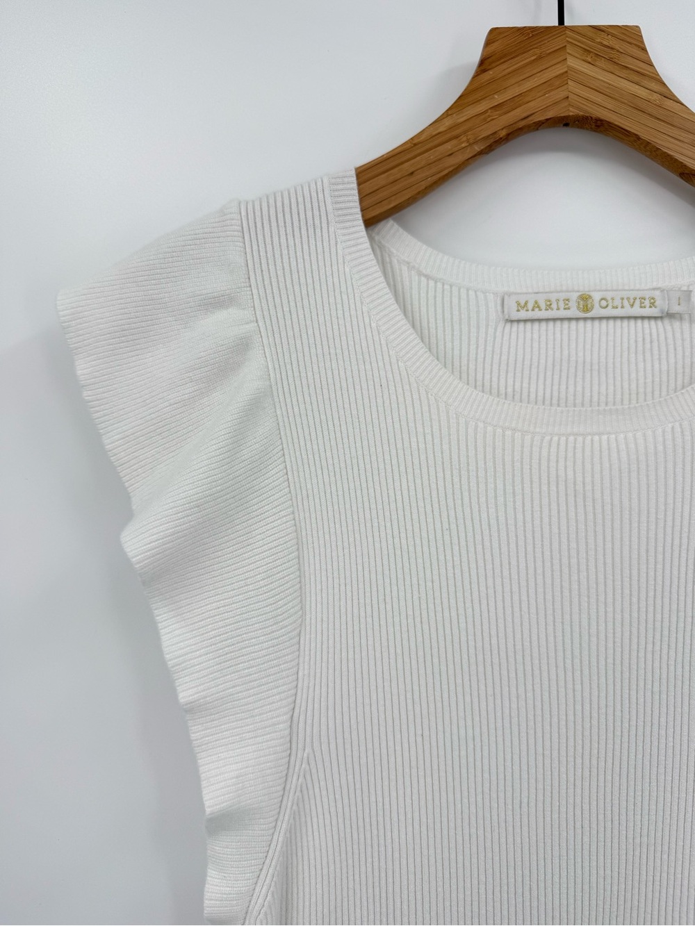 Marie Oliver Rory Top Rib Knit Ruffle Tee in Cool White Size L - Picture 5 of 10